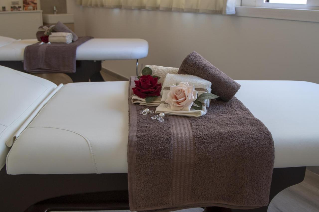 Hotel Luxmari &