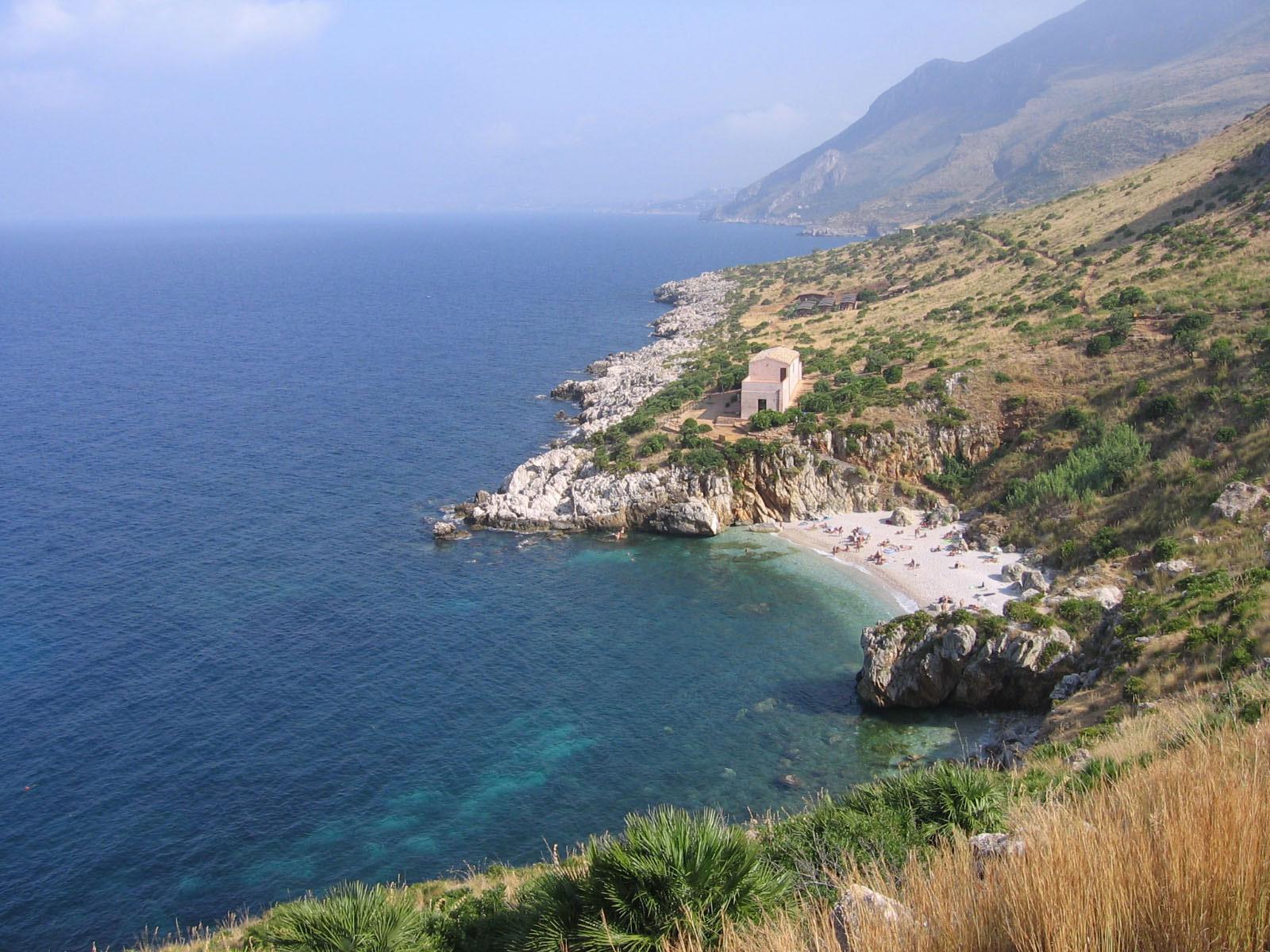 Hotel Luxmari &