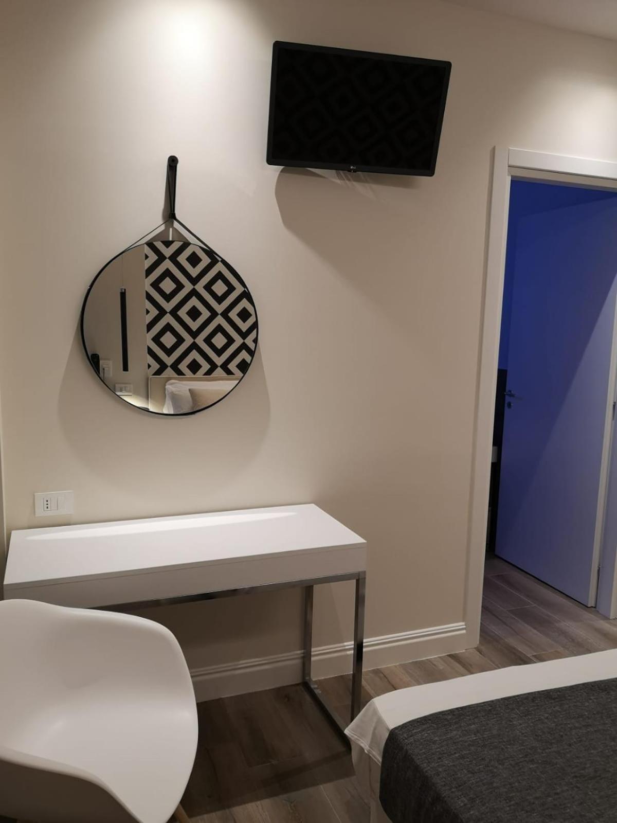 Hotel Luxmari & 3*